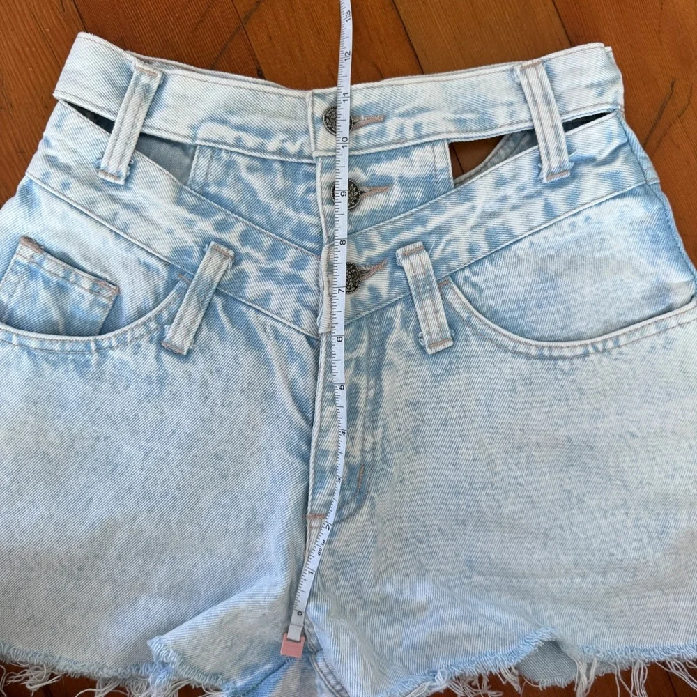 Vintage Rare Nuovo Denim Cut Out Shorts - Picture 6 of 7
